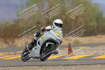 media/Sep-10-2022-SoCal Trackdays (Sat) [[a5bf35bb4a]]/Turn 6 (1140am)/